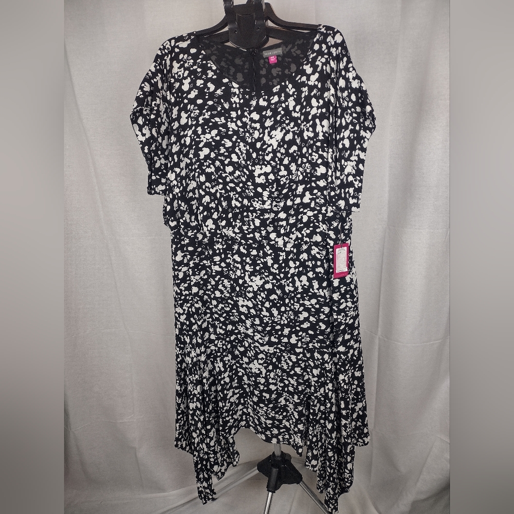 VINCE CAMUTO Plus Modern Imprint Dress Black And White Size 22W NWT - Picture 4 of 9